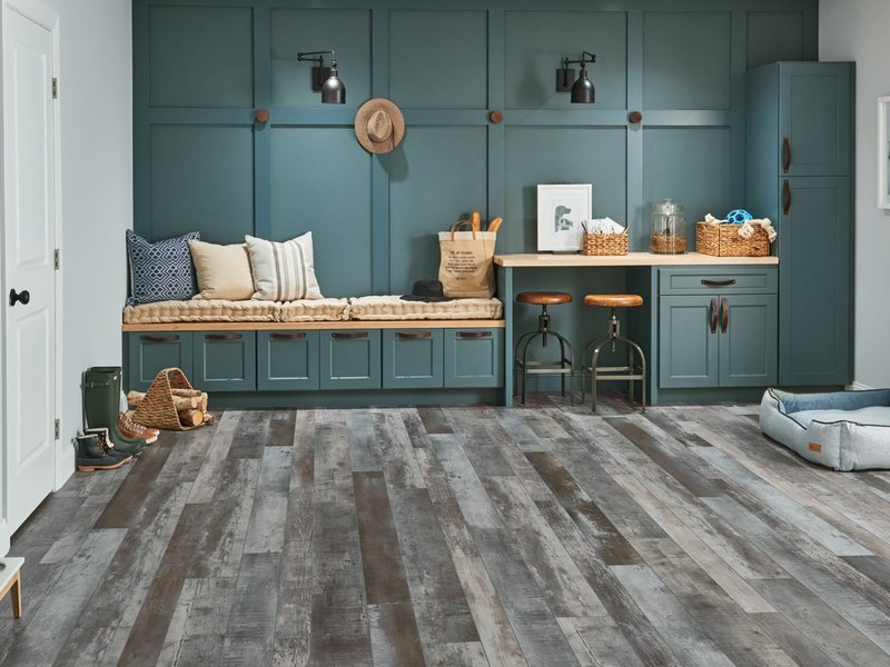 Difference between luxury vinyl plank & luxury vinyl tile from Mechanic St Jackson, MI 49201